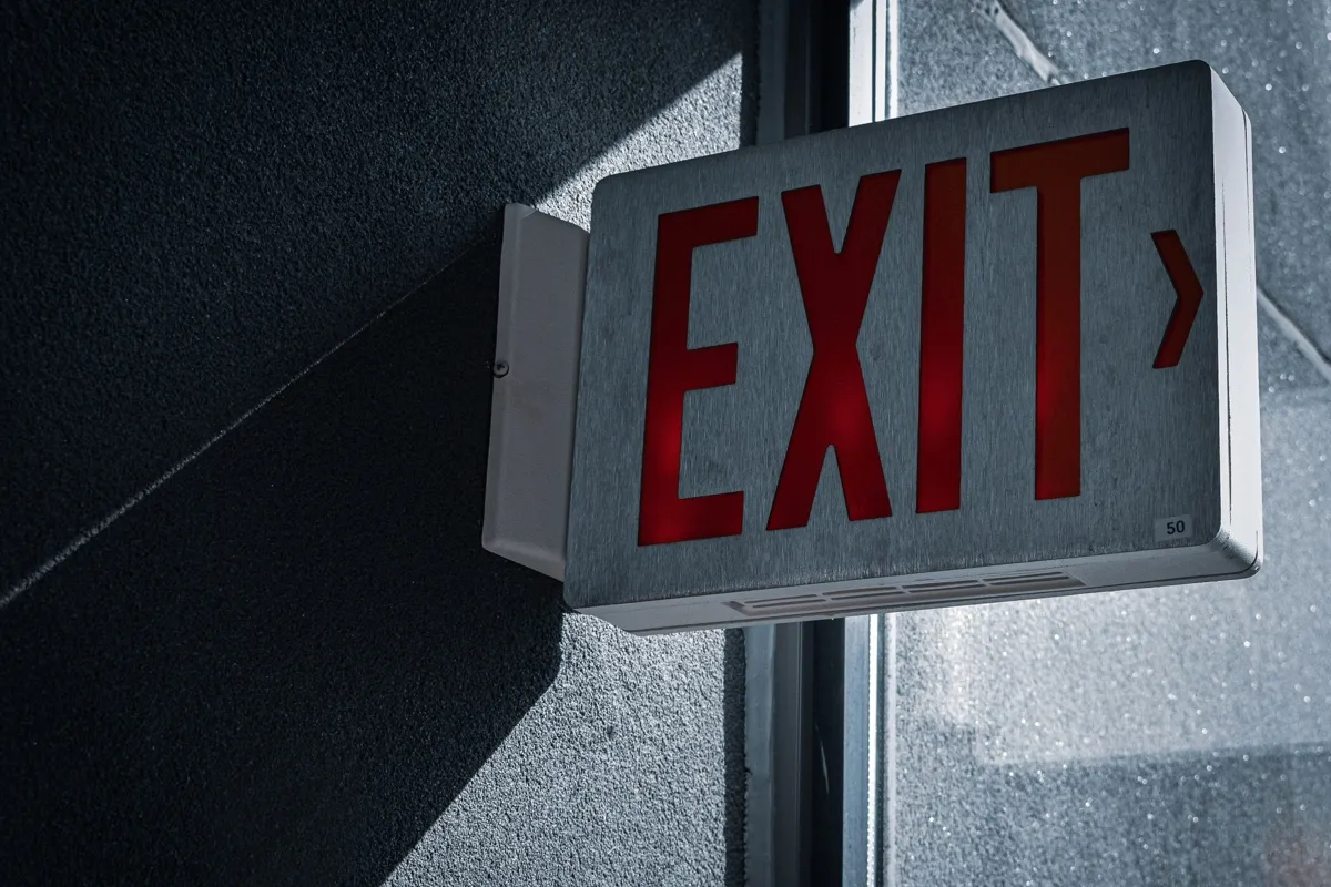image-of-exit-sign-at-car-dealership