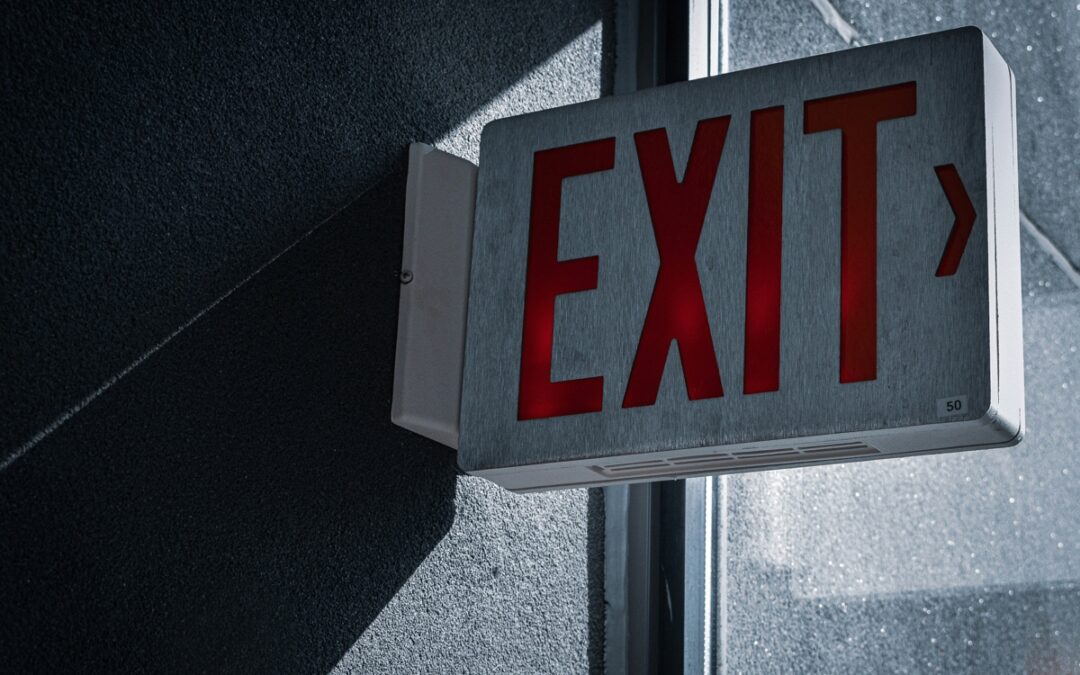 image-of-exit-sign-at-car-dealership